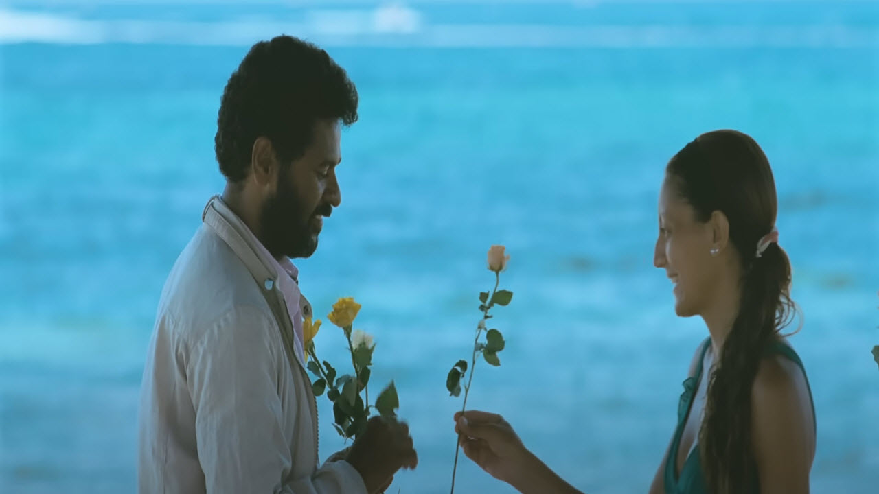 Engeyum Kadhal Lyrics in Tamil