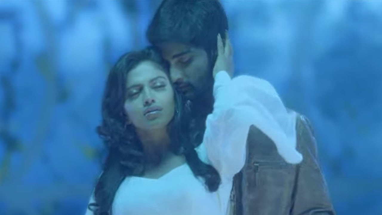 Yaar Aval Yaaro Lyrics in Tamil