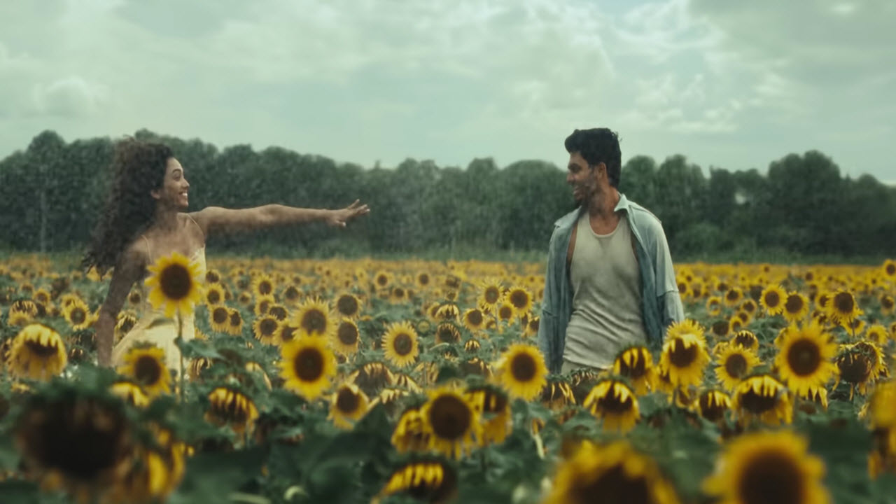 Vizhi Veekura Song Lyrics