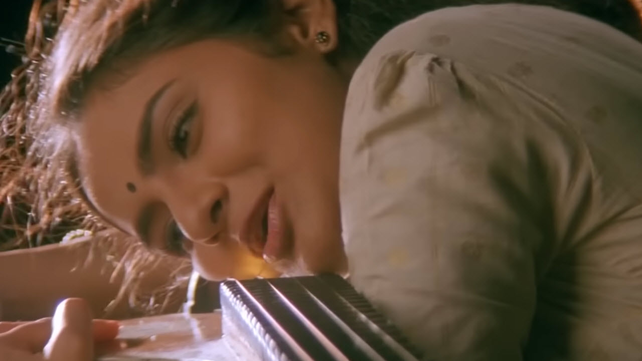 Chinna Chinna Aasai Lyrics in Tamil