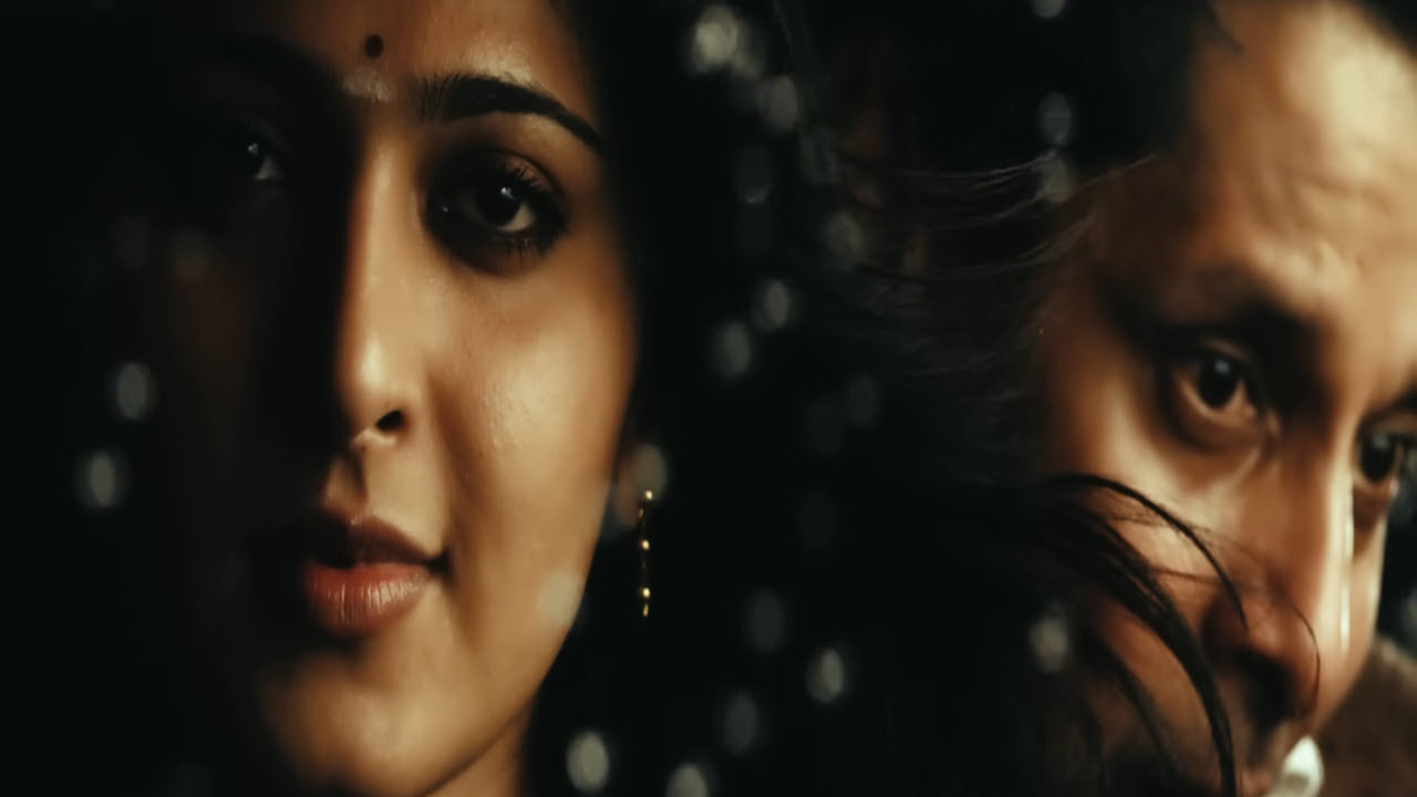 Vizhigalil Oru Vaanavil Lyrics in Tamil
