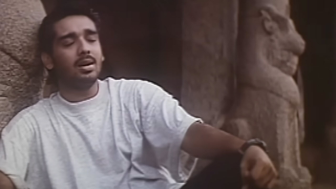 Minnale Nee Vanthathenadi Lyrics in Tamil