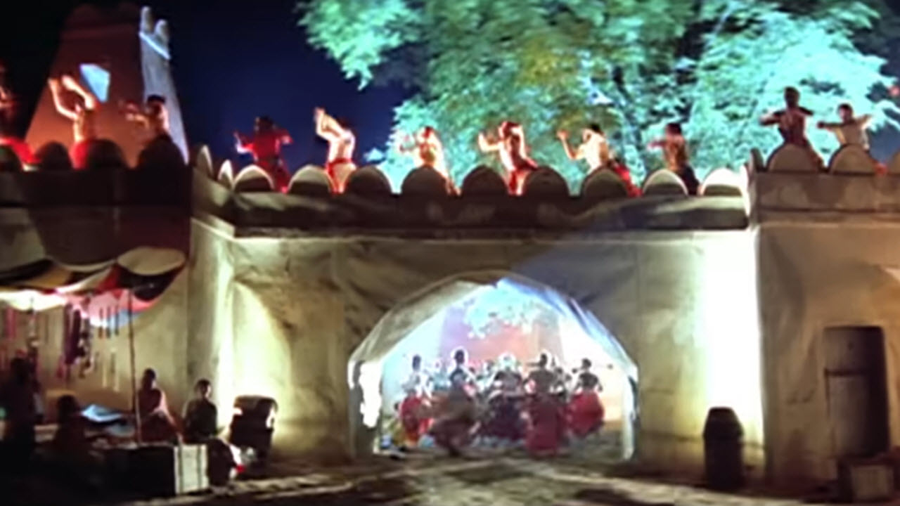 வீரபாண்டி கோட்டையிலே