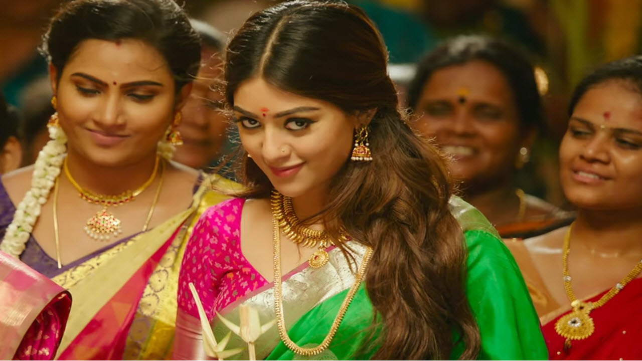 Yenakkaagave Poranthavaley Lyrics in Tamil